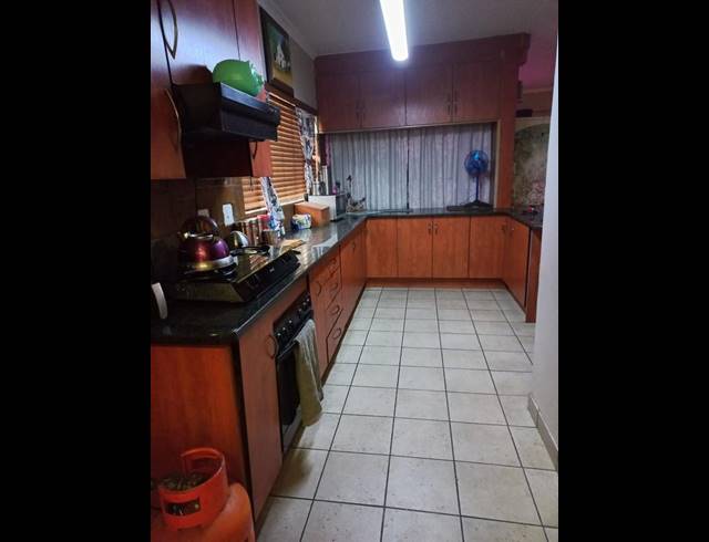 3 BEDROOM HOUSE FOR SALE IN AERORAND